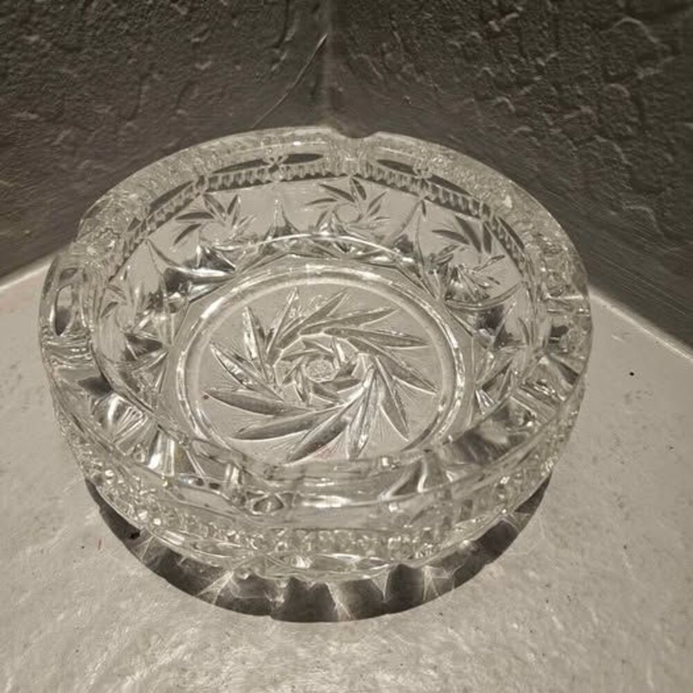 Heavy Vintage Crystal Pinwheel Ashtray 6.5" x 2.5"